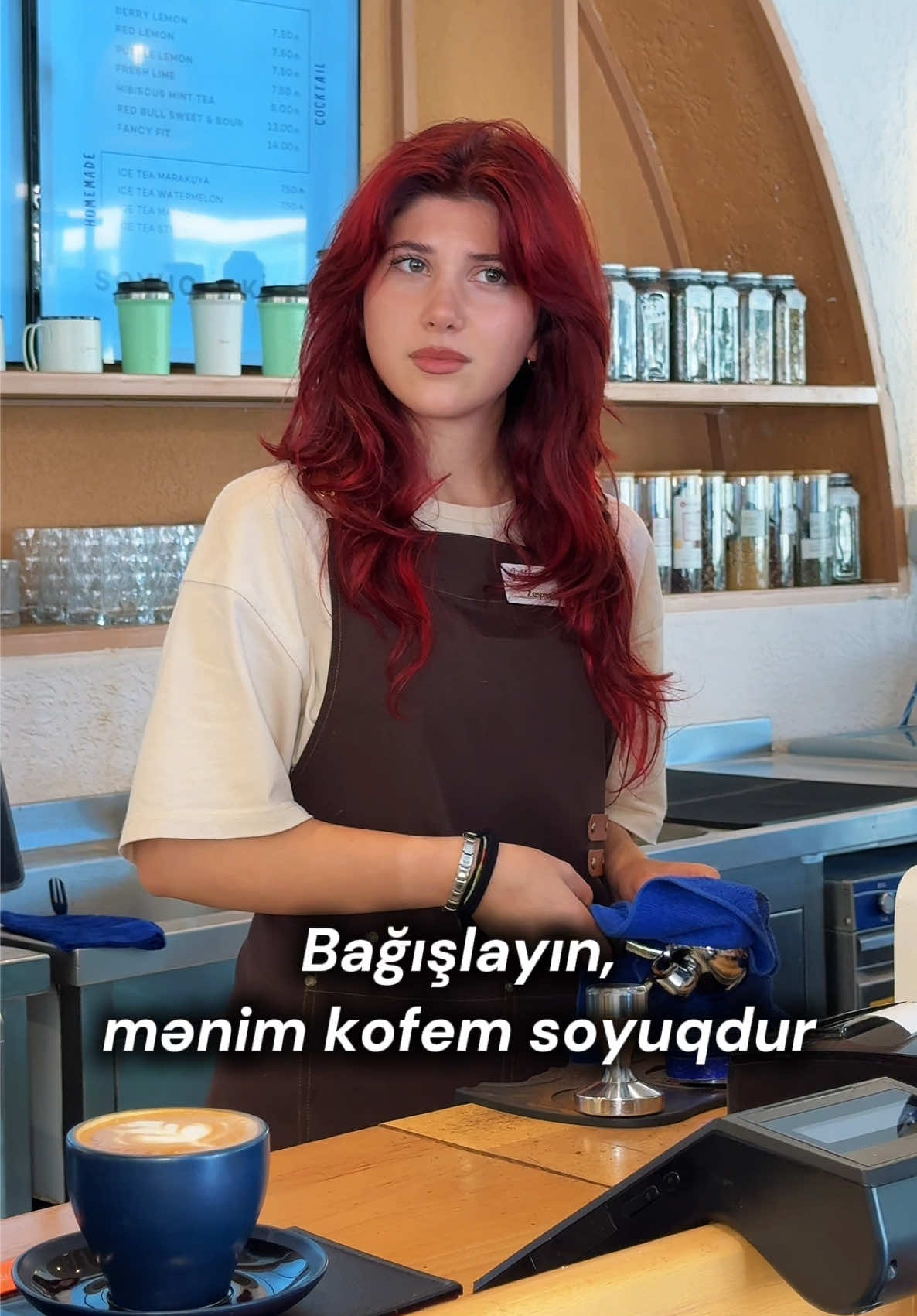 Sizcə kofe niyə soyuqdur? Почему кофе холодный? Why is the coffee cold? ______________ 📍 5 fərqli ünvanda xidmətinizdəyik: 🔸 Ağ şəhər 🔸 Crescent Mall 🔸 City Park 🔸 N. Nərimanov 🔸 Xətai #coffeemanianext #coffee #coffeeshop #birfincanhəll #relaxmoment