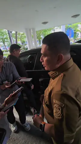 Wali Kota Makassar memastikan hasil lelang jabatan eselon II di Pemkot Makassar transparan. Pemkot Makassar telah mengumumkan 3 nama yang akan menjadi Calon Kadis di Pemkot Makassar. Appi sappan akrabnya memastikan  akan memilih satu nama yang terbaik dengan melihat nilai tertinggi.  Selain itu, Eselon III dan IV juga akan segera dilakukan mutasi usai pelantikan lelang. Mutasi itu menyasar Sekdis, Kabag, Kabid hingga Camat Lurah, Kapus dan Kepsek. Selain itu, untuk Perusda Makassar Walkot Makassar akan mengumumkan juga hasil lelang Perusda dalam waktu dekat ini . @korespondenmakassar 