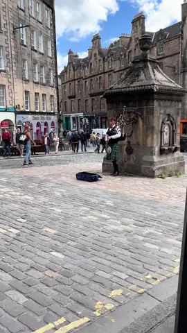 #edinburgh #edinbvrgh #autumninscotland #edinburghtiktok #anindonesiantravel 