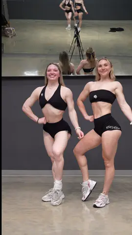 Every bikini girl needs her wellness bestie 🫶🏻🫶🏻 @Addison #gymgirl #gymgirlsoftiktok #bodybuilding #bikini #wellness @Darc Sport 