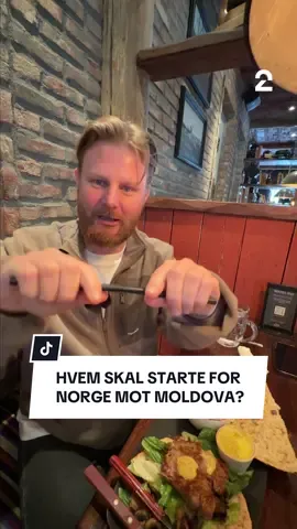 Hvem mener DU bør starte mot Moldova? Marius prøvde seg på et forslag under dagens middag😂 #norge #moldova #marius #landslaget #haaland 
