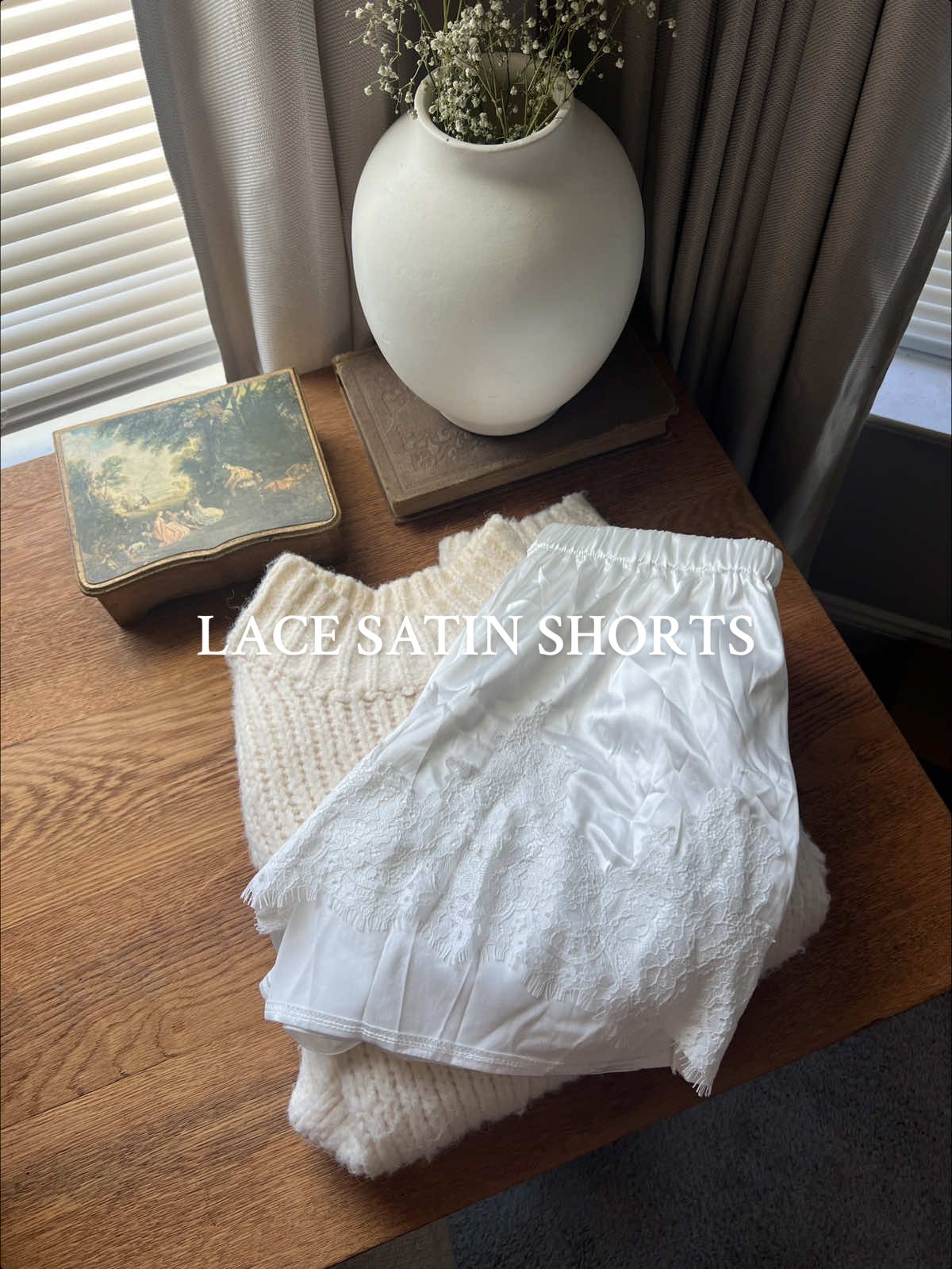 These lace satin shorts will be a closet staple this fall! I think I need them in the Champaign color too 🤭 #fallfashion #tiktokshopfallfashion #ttshopfallfinds 