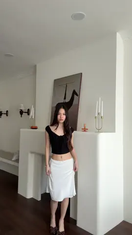 Buttercup top in black 