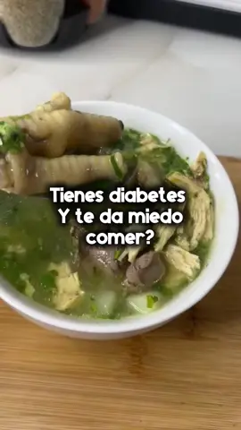 🍞🥦 Si tienes diabetes, los carbohidratos pueden ser tus mejores amigos o tus peores enemigos. No se trata de eliminarlos por completo, sino de aprender a elegir los correctos: los que te dan energía sin disparar tu glucosa 💚. La clave está en cambiar los carbohidratos malos por opciones de bajo índice glucémico que nutren tu cuerpo, te mantienen saciado y ayudan a controlar mejor tu nivel de azúcar. 📖✨ Para hacerlo más fácil, he reunido recetas prácticas y seguras que te muestran cómo reemplazar esos alimentos que tanto daño hacen por versiones más saludables y deliciosas. 👉 Guarda este Reel y visita el enlace en mi perfil para acceder a mi recetario con más de 200 recetas pensadas especialmente para diabéticos. #diabetic #healthy #healtyfood #Recipe #diabeticos 