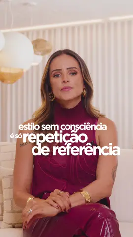 Sem autoconhecimento, estilo vira apenas repetição. A chave não está fora, está em quem você é. Está na hora de parar de copiar e começar a comunicar com autenticidade! #fy #fyp #consultoriadeimagem #autoestima #modafeminina #mulheresempoderadas #essencia 
