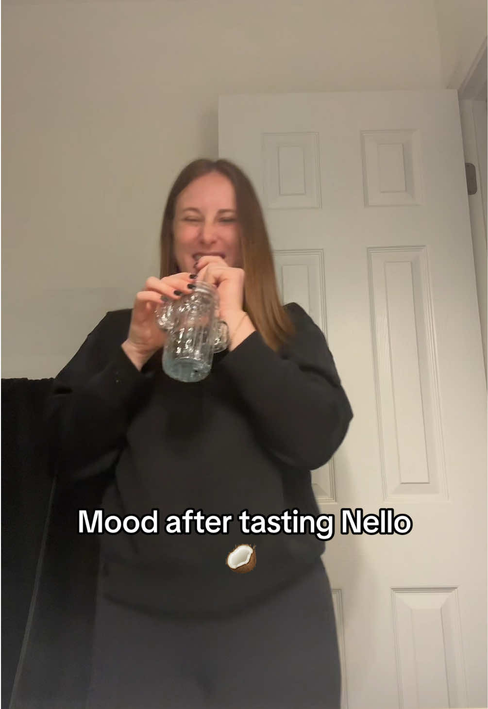 Hello Nello 👋🏻  I’m drinking the blue coconut flavor 🥥  Mix packet with 8-16 oz of water. You can take up to 2 times a day. It’s delicious!!  I wanted to start taking this product due to puffiness in my face and stress ofc. Let’s get our jawlines snatched together, sis. 🤏🏼
