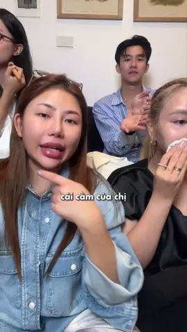 Có thể là cái đèn sẽ xin nghỉ việcccc #gigimakeup #gigiglowup 