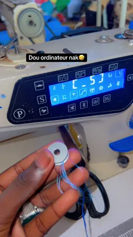 Filage 😎 ordinateur dou xam xam 😎😎#hautecouture #senegalaise_tik_tok #couture #couturetiktok #viral_video 