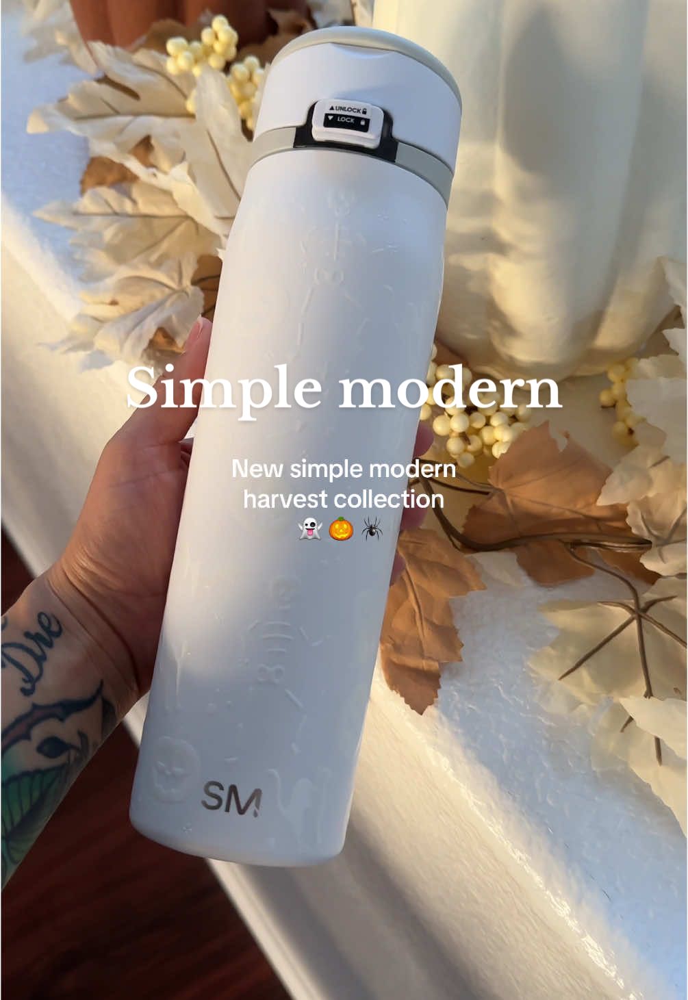 Loveeee 🍂 🎃 #simplemodern #fallvibes #halloweenfinds #cutefinds #ttshopfind #halloween #halloweenlook #spookyseason 