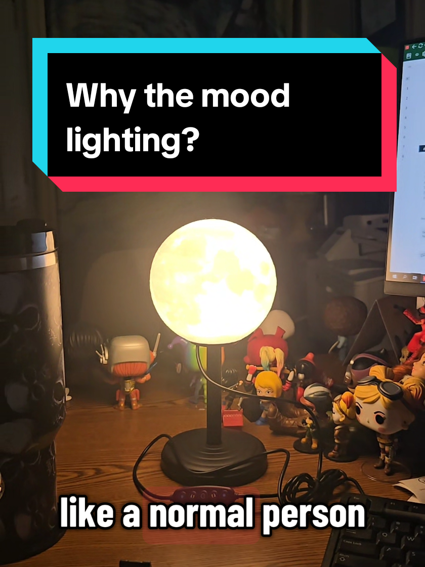 #lighting #lamp #brokenlight #strobe #office 