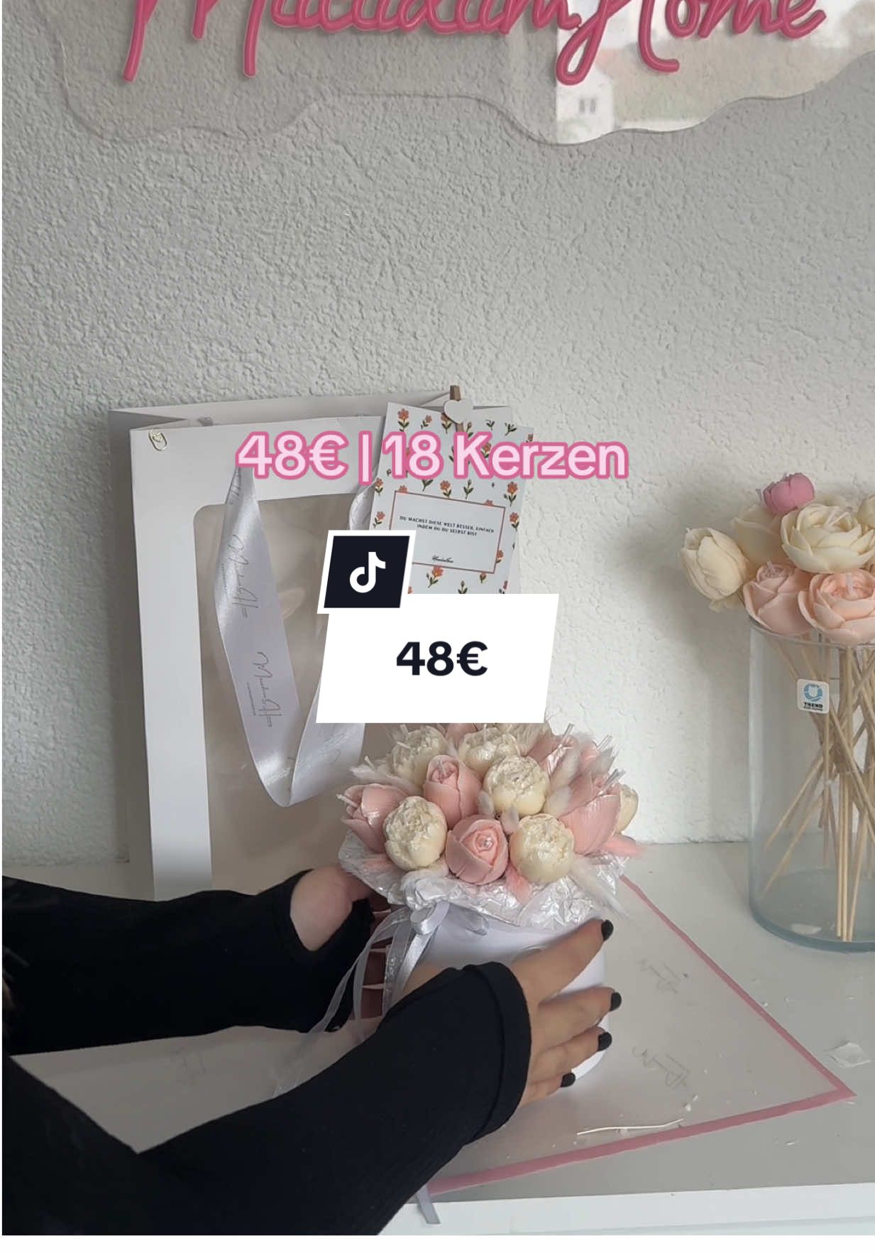 Katalog im Profil beschrieben Für Bestellungen schreibt an Inst @macadam_home  Versand in ganz Deutschland & Europa 🌍 Handgefertigte Kerzenbouquets – Fertigung in nur 1 Tag 🕯️ #kerzenstrauß #kerzenblumen #handgemachtekerzen #blumenstrauß #blumenliebe      