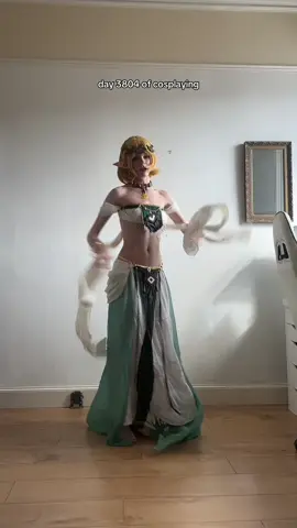 my princess zelda cosplay!!