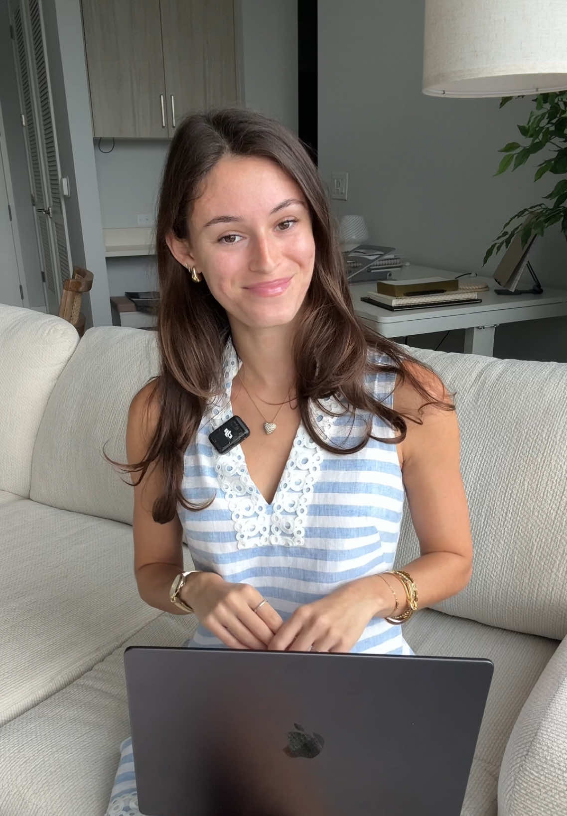 Love a bloopers moment. Don’t compare your behind the scenes to other peoples finished content lol🤣🤣
