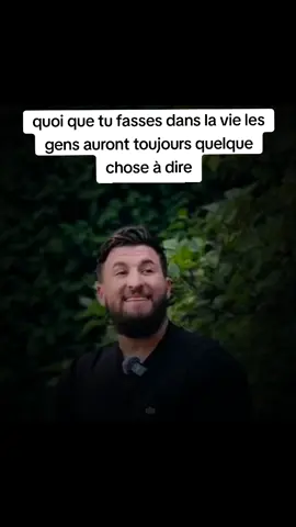 Ils jugeront toujours : trop riche, trop pauvre, trop arrogant, trop faible... Leurs louanges d'aujourd'hui deviennent leurs critiques de demain. Ne vis pas pour leurs regards. Vis pour Celui qui connaît ton cœur et dont l'agrément vaut plus que tout. @Redazere 