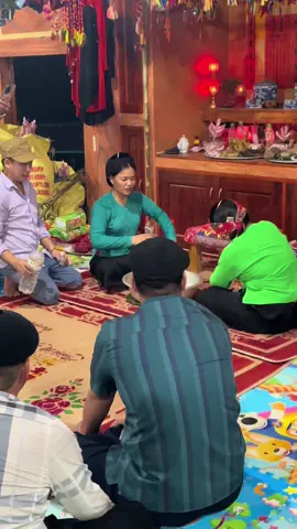 Dùng tay gắp lửa là có thật !