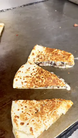🧀🔥 Load up your asada quesadilla and take a big bite of flavor! 📍830 N Main Street, Corona, CA 92878 ⏰ Open 24 hrs everyday. 📍 14022 Springdale St., Westminster, CA 92683 ☎️ 714-894-5850 ⏰ HOURS Monday - Thursday: 7am to 11pm Friday: 7am open  Saturday: 24 hours Sunday: 11pm close  #TaqueriaMexicoCA  #coronacalifornia #Westminster #Foodie #mexicanfood 