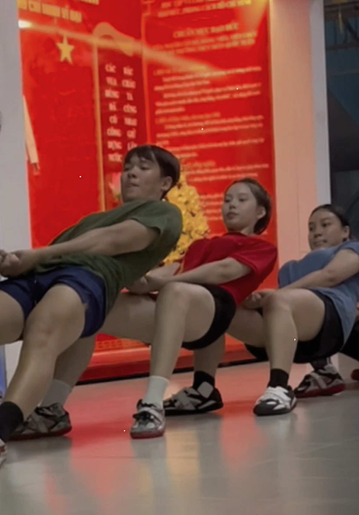 Ko bít kéo ra sao nma mặc đồ thỳ nổi nhất 🙀🙀#tugofwar #keoco #xuhuong #indoors 
