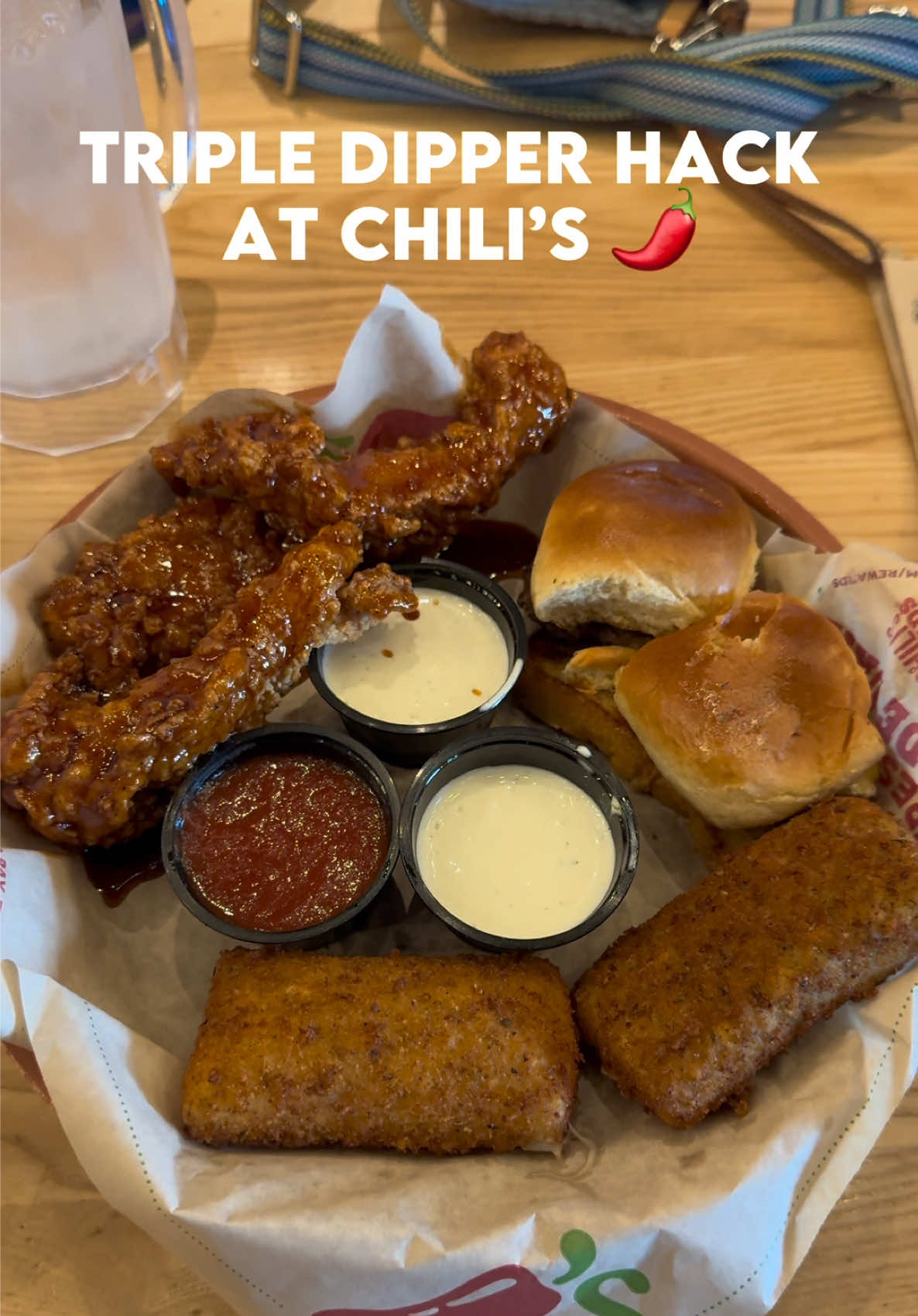 The Triple Dipper Hack @Chili’s Grill & Bar Might Be my new go to order at Chili’s. I was honestly surprised that I actually enjoyed this Combination. I’m not a big cheese person so I thought adding the mozzarella stick would be too much, but it actually was really tasty! Would you try this?? #tripledipperhack #chilispartner #chilisorder #foodhacks #tastetest 