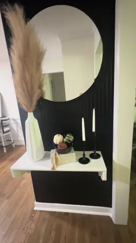 Hicimos una accent wall en nuestra casita 🏠 #accentwall #accentwallideas #decor #decoraciones #decor #decorating #decoraciones #hobbylobby #hobbylobbyhaul #hobbylobbyhaul #halloween #halloweencostume #hobbylobbydecor #proyect #proyecto #proyectos #proyectosdiy #wall #blackwall #parednegra #halloweendecor 