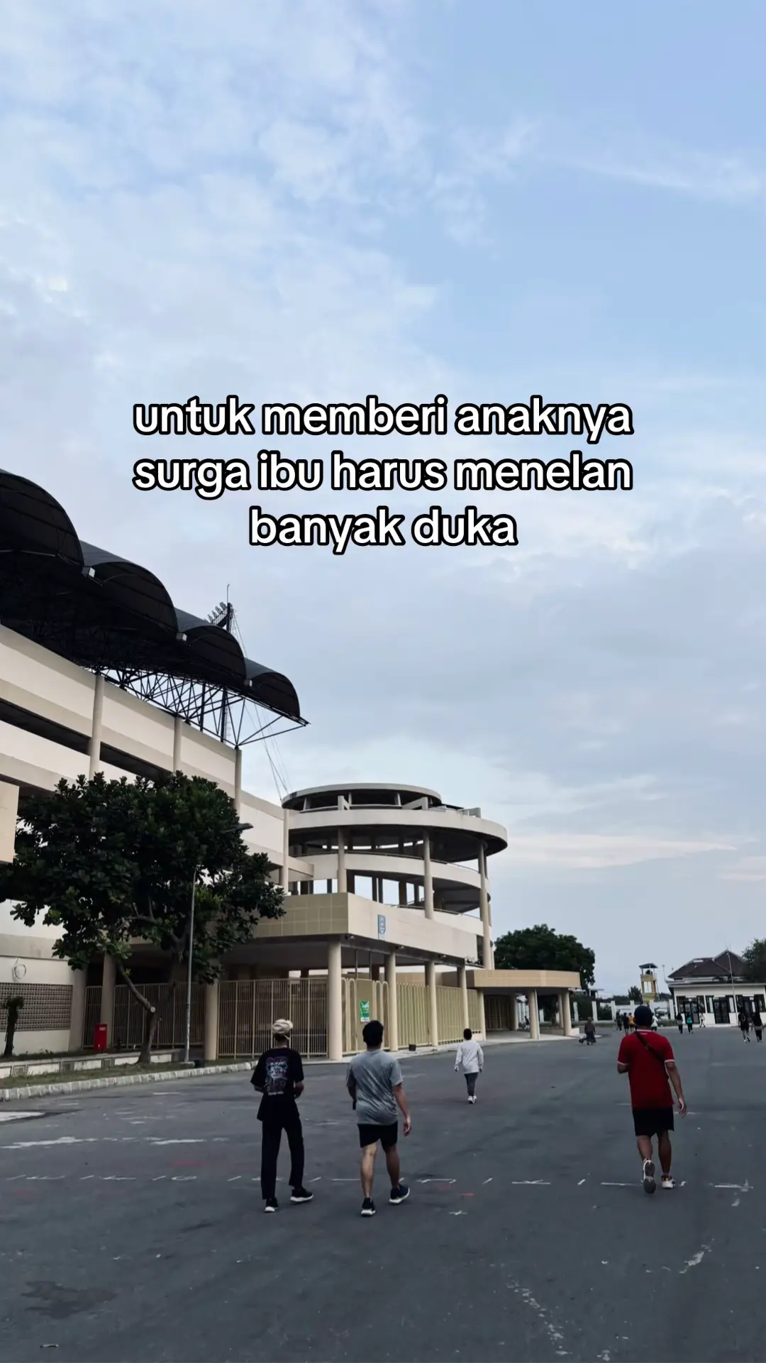 nanti ibu muda lagi. 🥹🫂🥀 #adadukadibawahtelapakkakiibu 