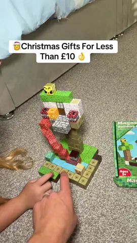 👌 Even I love these magnetic building blocks…  Would be a perfect Christmas present 😜 #kidstoys #toysforkids #kidschristmasgifts #momtok #momhacks 