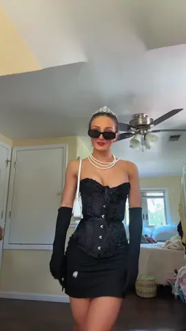reminder to grab a corset before they sell out ##breakfastattiffanys##halloweencorset##corset
