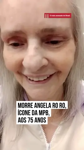 A cantora #AngelaRoRo morreu nesta segunda-feira (8/9), aos 75 anos, no Rio de Janeiro (RJ). A cantora apresentou uma nova infecção e não resistiu a uma parada cardíaca, segundo apurado pelo Metrópoles. Além da saúde fragilizada, Angela Ro Ro vivia em situação financeira delicada e, recentemente, voltou a pedir doações para custear despesas hospitalares. Ela não recebia aposentadoria e contava com cerca de R$ 800 mensais provenientes de direitos autorais. Angela Ro Ro iniciou a carreira na década de 1970 e logo se tornou um dos nomes mais marcantes da música popular brasileira. Com seu estilo irreverente e voz inconfundível, conquistou público e crítica com músicas como Amor, Meu Grande Amor, Compasso e Fogueira, além de parcerias com artistas como Maria Bethânia e Cazuza. Ao longo da trajetória, lançou mais de dez discos e deixou sua marca com composições autorais intensas e interpretações emocionadas. Pioneira ao assumir sua sexualidade em um período conservador, Angela construiu uma carreira pautada pela autenticidade, influenciando gerações de artistas. #tiktoknoticias 