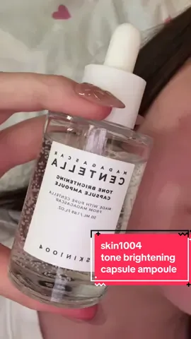 this skin1004 tone brightening capsule ampoule is amazing for hyperpigmentation and dark spots, it transformed my skin in 7 days !  #GoViralWithSKIN1004Challenge #SKIN1004White #skin1004 #centella #TikTokMadeMeBuylt #koreanskincare #kbeauty #skincareroutine @SKIN1004 US 