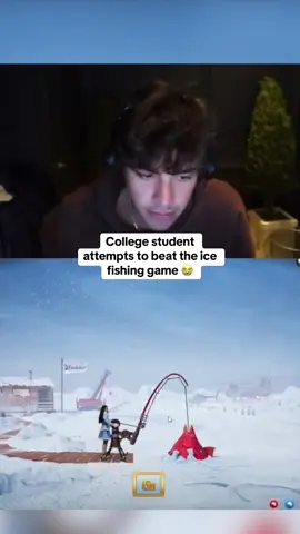 College student attempts to beat the ice fishing game 😭 #kickstreaming 