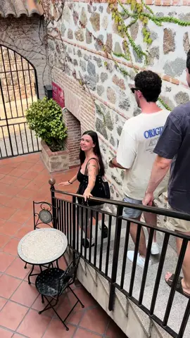 Los mejores viajes son los que improvisas yéndote a cualquier pueblo con un airbnb. Que ganas de hacer otro viaje y descubrir nuevos comercios locales 😘 @airbnb #publi 