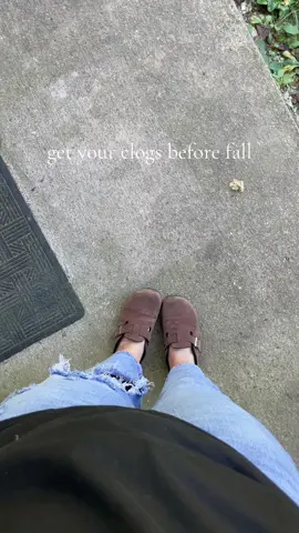 Fall shoes are a must😍 and if you have a budget like me these are perfect with free shipping!🫶🏻 #fallshoes #fallclogs #birkdupes #trendyshoes 