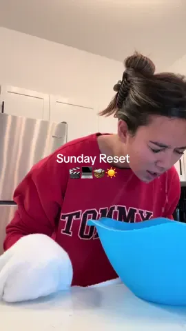 A full week of night shoots = a well needed Sunday reset of our temp home 🎬💻🏠🧺 Clean, Coffee, Work, Food, Auditions! #sundayreset #acting 