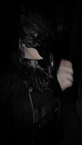 Jay lost Rayven in a crowd… #RayvenRide #MRResistance #MaximumRide #BirdKid #Rogue 