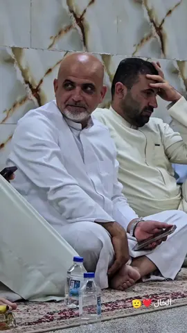 ليس كل من يملك المال يبحث عن السلطة أو النفوذ… فهناك رجال أغناهم الله بالمال، لكن همّهم الأكبر أن يغنو أبناء مناطقهم بالحقوق  والخدمات. هذا المرشّح لم يدخل الانتخابات ليزيد رصيده، بل دخلها ليزيد رصيد الناس من الحقوق، والفرص، والعيش الكريم  #خيارنا  القادم                  الاستاذ                  محمد شامل المحمداوي❤️