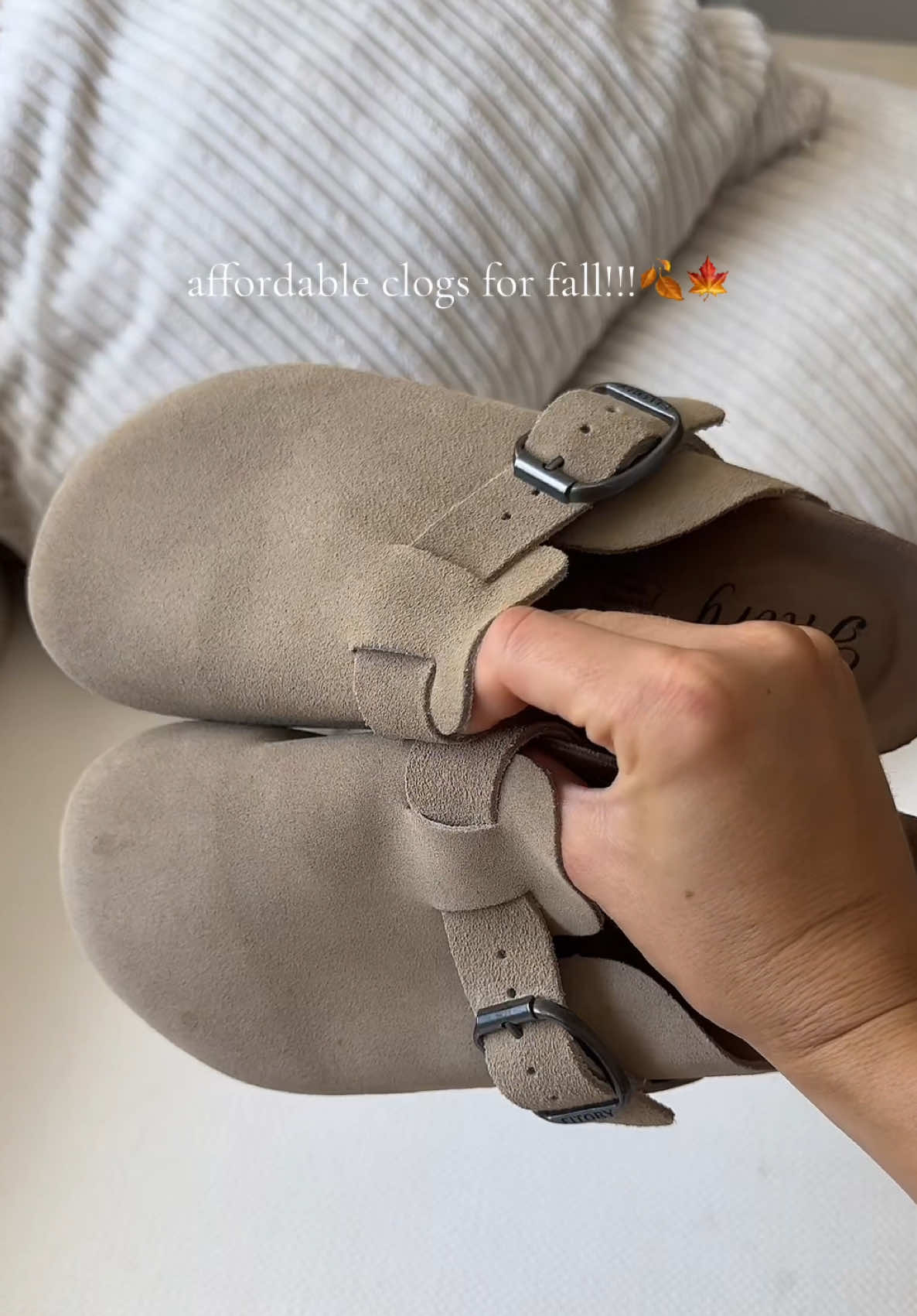 loveeeee these for fall!! 🍁🍂🧡 #fitorysandals #clogs #affordablefashion 