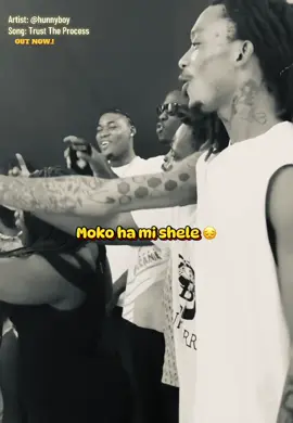 When Shatta Wale empowers you, this is what he wants you to do afterwards. Hunni Boi got the memo perfectly and we are solidly behind him on his latest song “Trust the process” 🔥🔥🔥