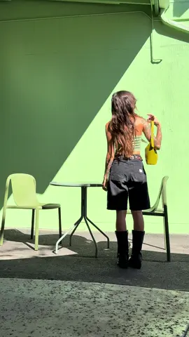 microtrends are fine but a pair of shoes that never go out of style is priceless 😌 @thefryecompany #styleinspiration #falloutfitinspo #ad #fryeboots https://bit.ly/3JJdQX8 