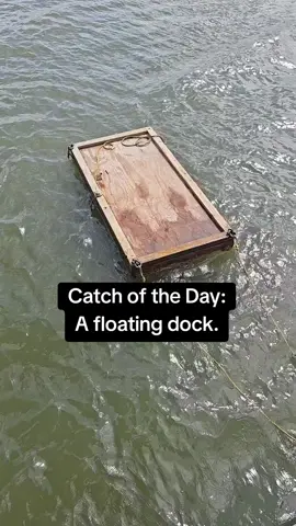 It's blowing like stink. I caught this floating dock before it could slam into the Old Dominion University Sailing Team. Now I need an assist to find it a new home since the owner of the this private dock doesn't want it.  #Norfolk #Virginia #boating #dock @Coast Guard Tiktok 