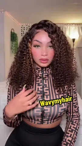 The hair is from @WavyMyHair @Wavymy hair Link in my bio😍😍😍#wavymyhair #gluelesswig 