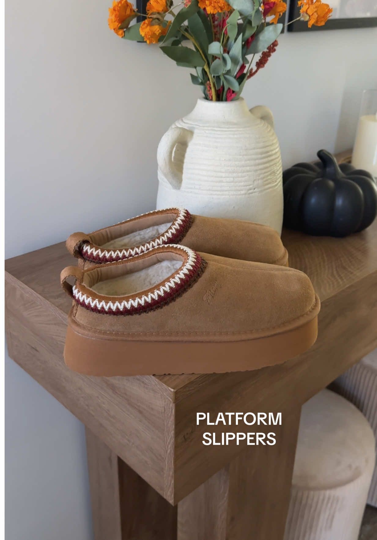 These @FITORY platform slippers are so perfect for all the cozy fall fits 🍁  #FitorySlippers #PlatformSlippers #CozyFallSlippers #FallOutfits #FallOotdInspo 
