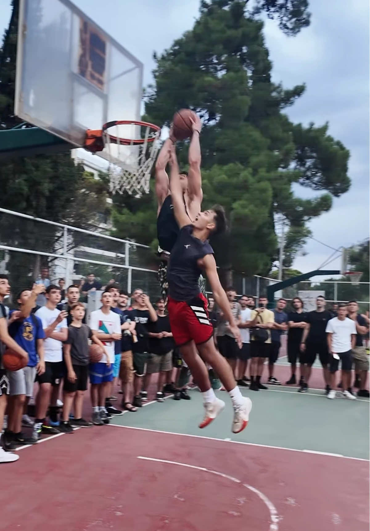 Be Careful Who You Choose To Go Head To Head with the 1v1 King 🤴😳 #streetball #basketball #mattkiatipis