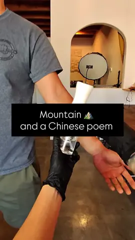 Mountains, and a poem from father to son about ambition and future ⛰️😌 . . . . . #mountaintattoo #patchtattootherapy #mountaintattoos #asiantattoo #asianstyletattoo #chinesescripttattoo #chinesepoemtattoo #chineseletteringtattoo #poemtattoo #scripttattoos