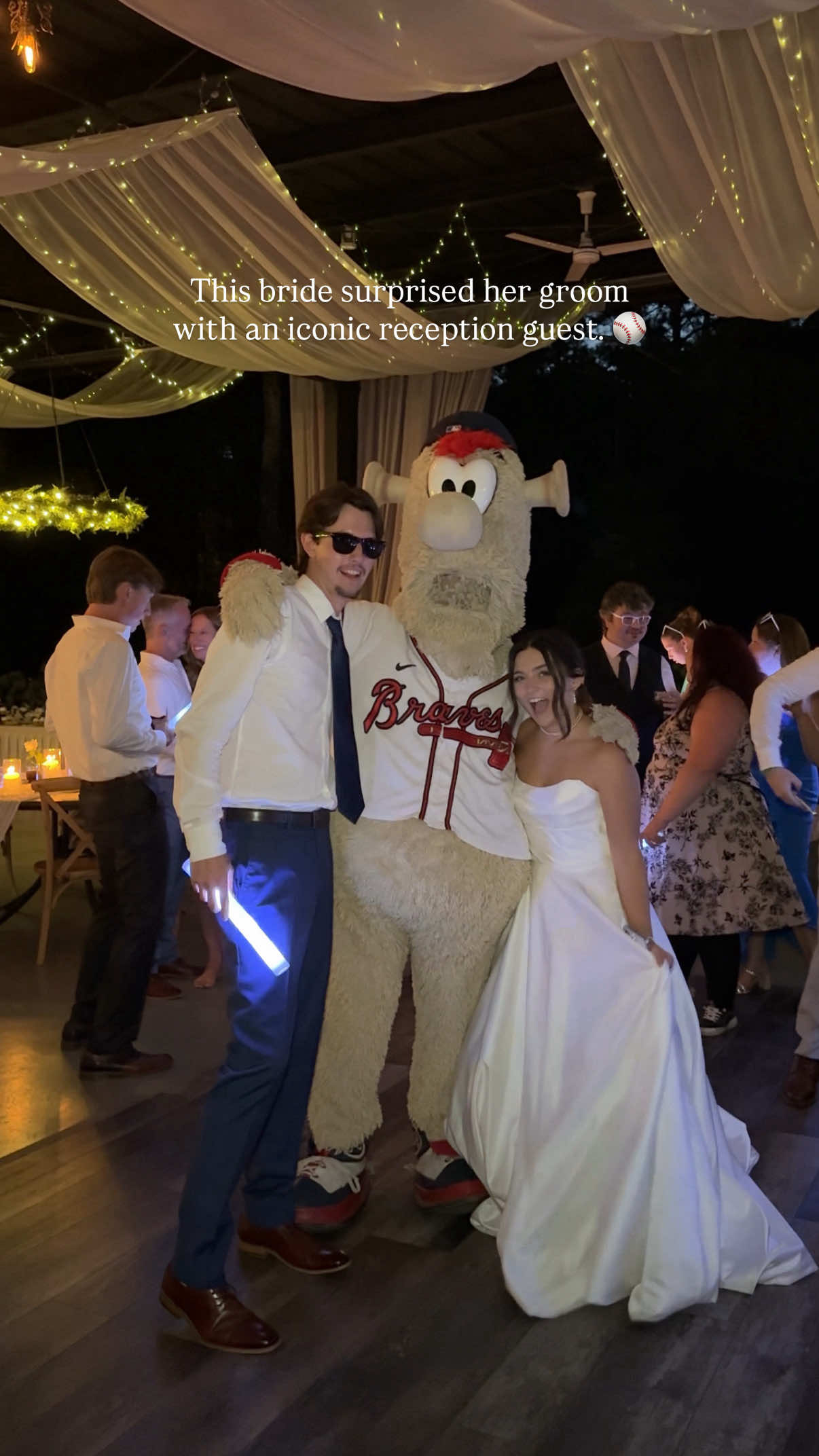 This bride surprised her groom with the most iconic reception guest. ⚾️ @kate powers @Blooper #weddingcontentcreator #northgeorgiawedding #contentcreator 
