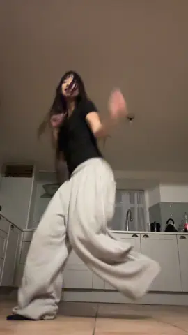 gonna do a better take soon 💔 im tired from learning some of it #jellyous #illit #dance #asian #fyp 