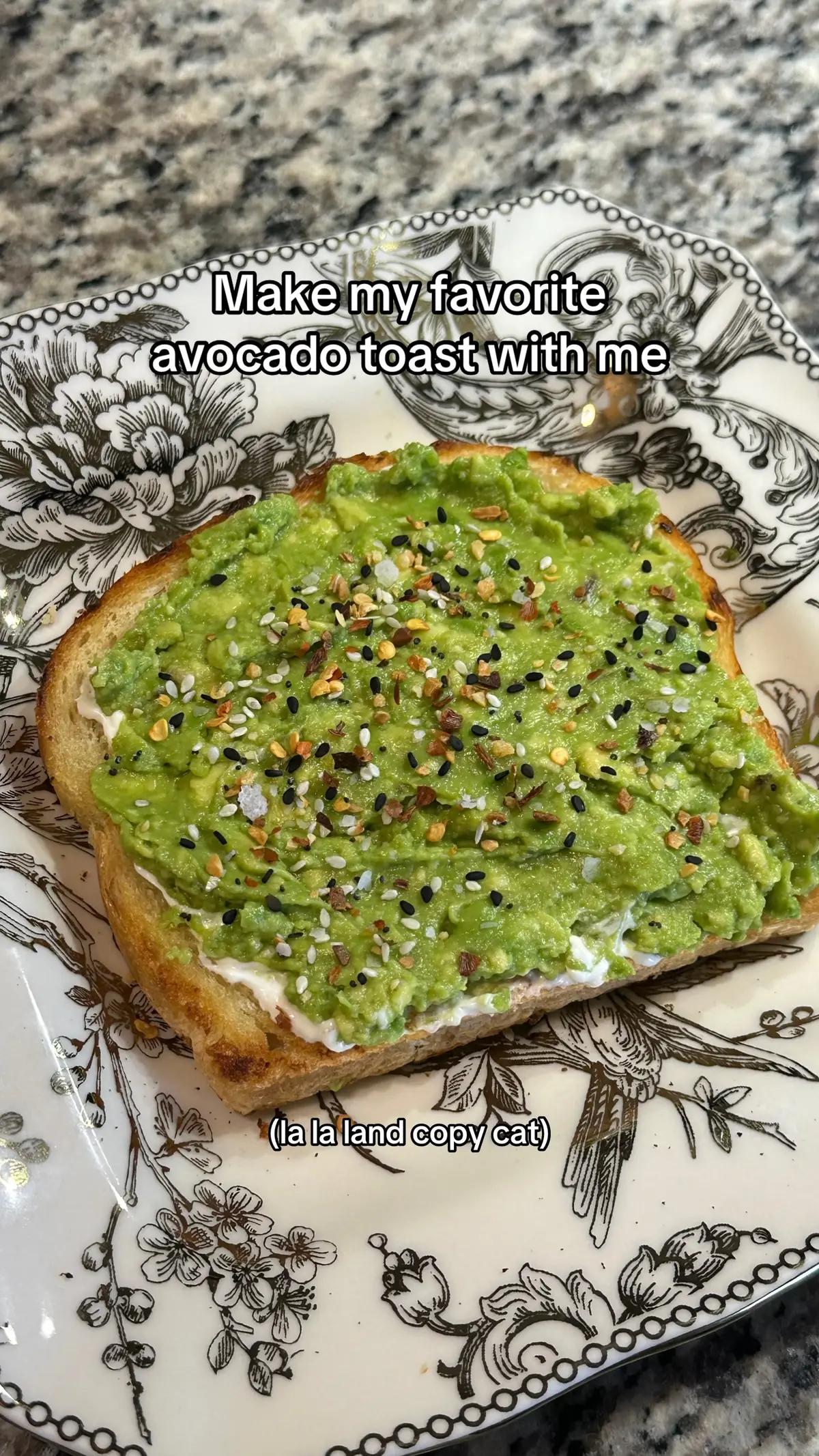i miss LA so i had to reminisce with this🙂‍↔️it’s sooo yummy and they also add some lemon but i didn’t have any! try it out!  #lalaland#avocadotoast#Recipe#breakfastidea#simplerecipe 