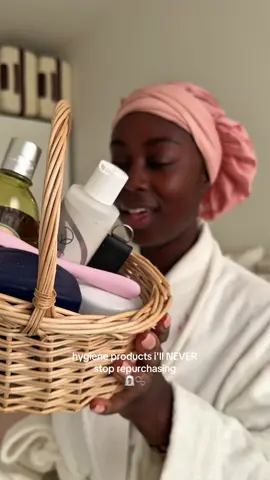 hygiene products ill never stop repurchasing part 3 🧖🏾‍♀️🫧 #pickleflipflops  using @heyestrid and @LOCCITANE  #hygienetips #cleangirl #bodycaretips #hacksoftheday #SelfCare #beautyhacks #bodycare 