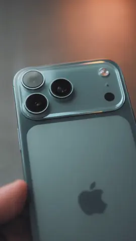 iPhone 17 Pro Max Unboxing 🤫🔥 محتويات علبة ايفون ١٧ برو ماكس ونظرة على التصميم ..  #iphone17 #iphone17promax #iphone17air #iphone17series 