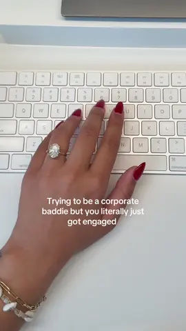It’s a hard day to be a corporate baddie 🎀 #corporate #corporatelife #9to5  #9to5life #diamondring 