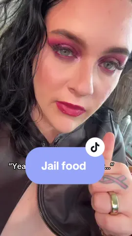 Especially when I read some of y’all’s comments… #mydaughter #ilookgoodinorange #jailfood 