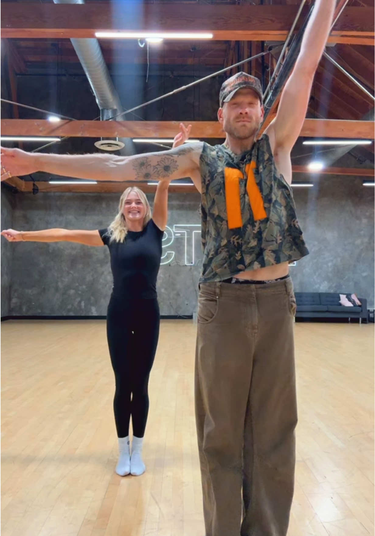 PAWS UP LIL MONSTERS @ladygaga @Rylee Arnold #DWTS @Dancing with the Stars #DWTS #DeadDance #Wednesday #LadyGaga